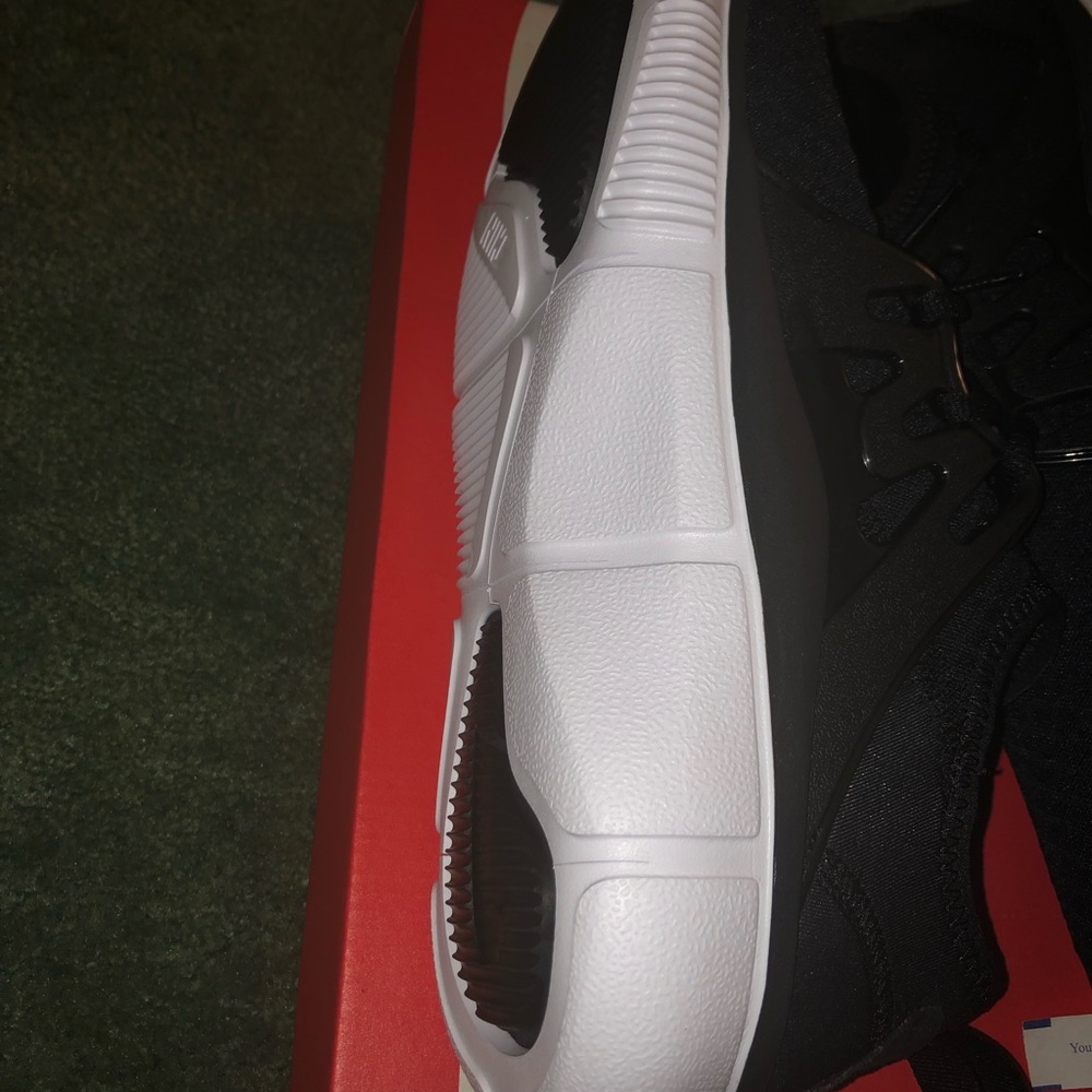 Nike Shoes - Picture 5 of 9